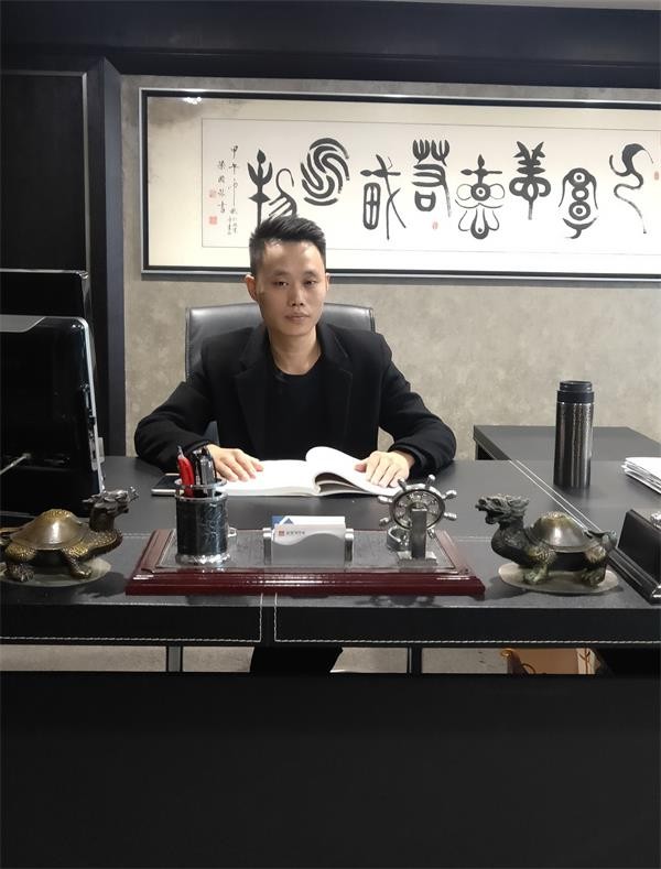 副会长 赵长龙 十堰博天装饰设计工程有限公司总经理