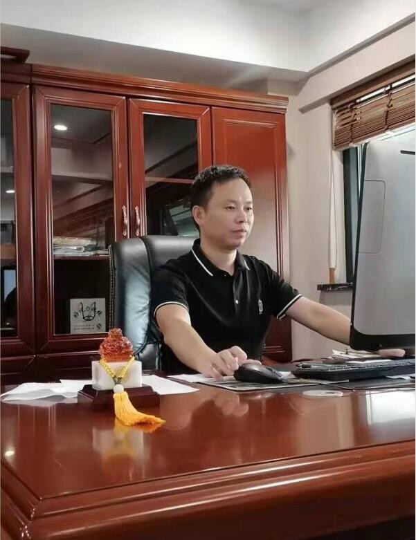 副会长      卓喜     十堰卓建贸易有限公司总经理