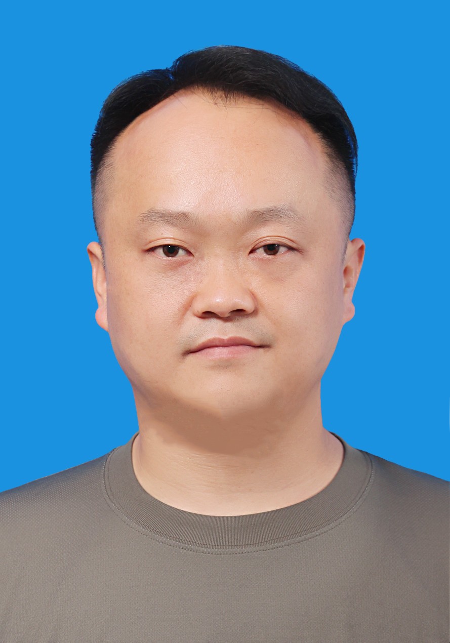监事会主任  肖利 湖北立风建设有限公司总经理